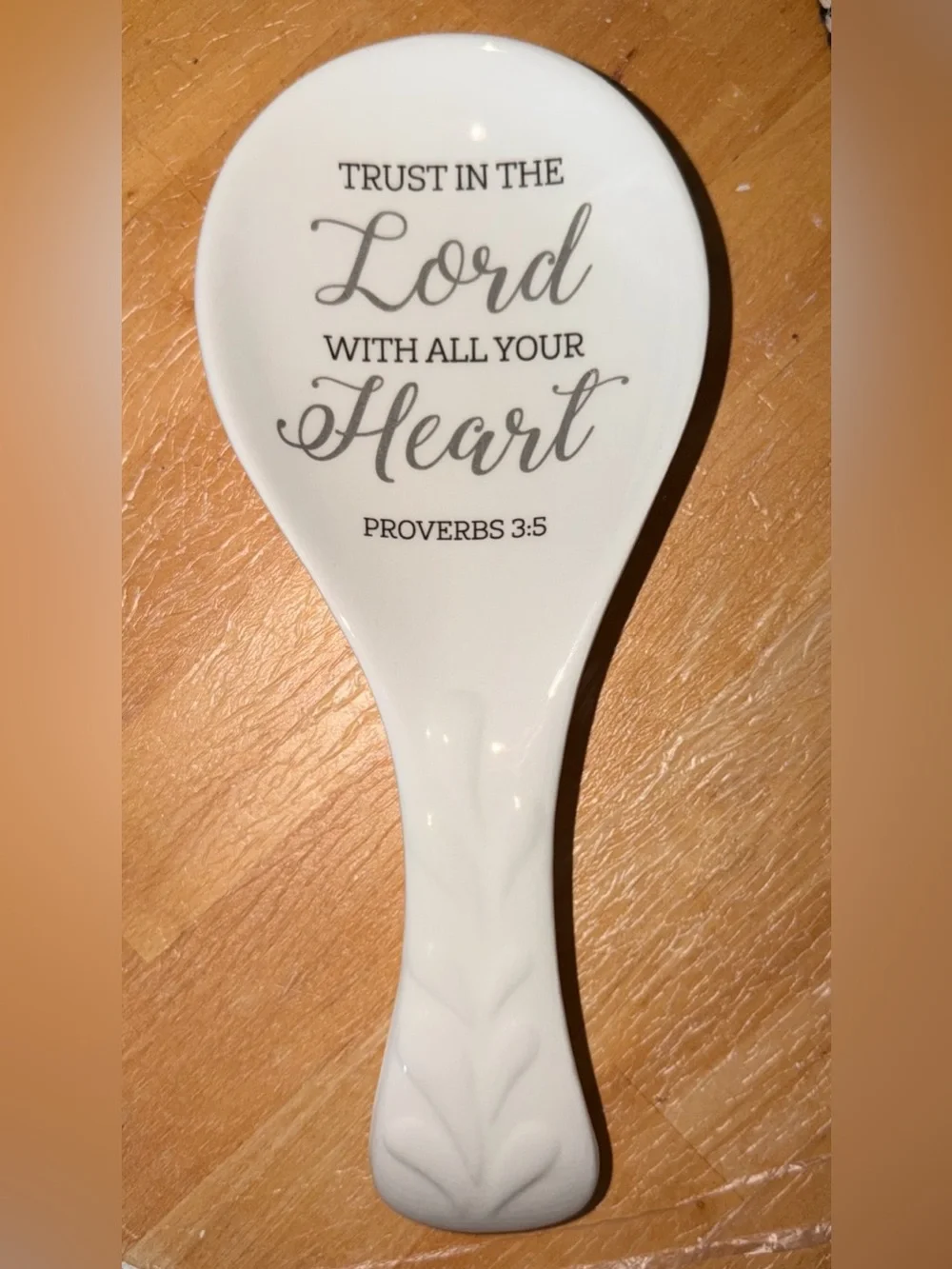White Ceramic Spoon Rest with 'Trust in the Lord' Scripture